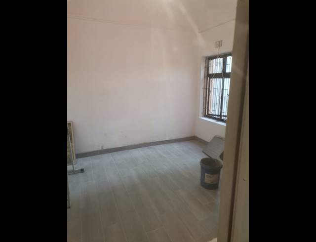 2 bed property to rent in WOODSTOCK